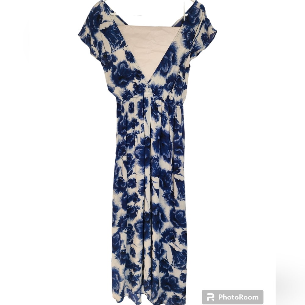 Billabong White Blue floral maxi dress Deep V-neck Lace up tie back SZ Medium